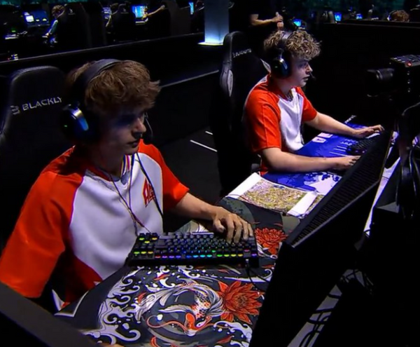 What Pro Fortnite Players Use to Gain a Competitive Edge: From Mousepads to Gaming Sleeves